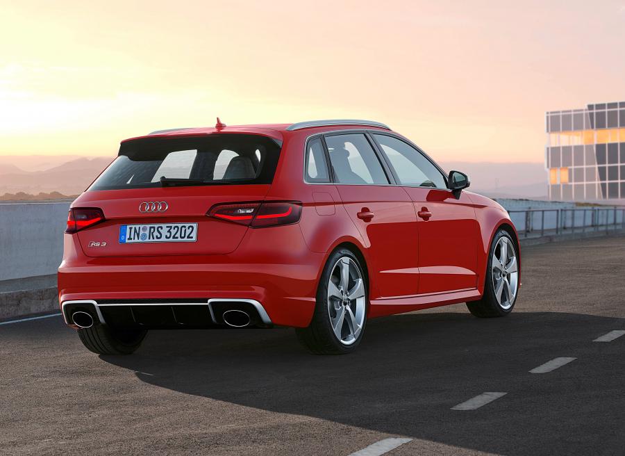  Audi RS3 Sportback 2015 года  (WW) (фото 14 из 38)
